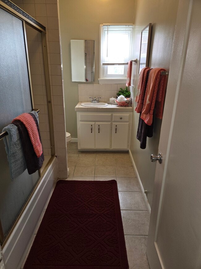 Bathroom - 5222 W Olympic Blvd Unit 5222