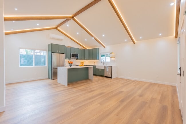 Great Room - 14902 Hesby St