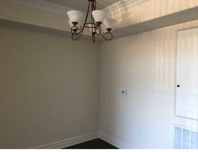 Photo - 13820 Victory Blvd Apartments Unit 213