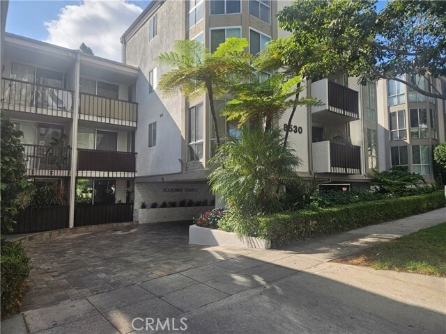 Building Photo - 8530 Holloway Dr Unit 303