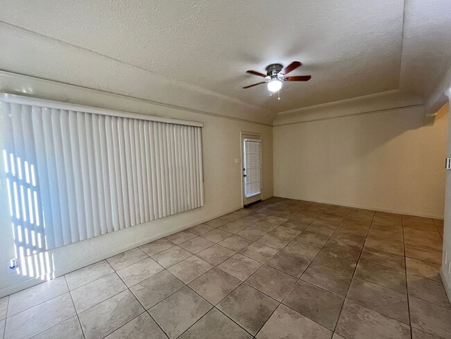 Photo - LARGE UPSTAIRS ONE BEDROOM ONE BATH! WITH ... Unit 2516A