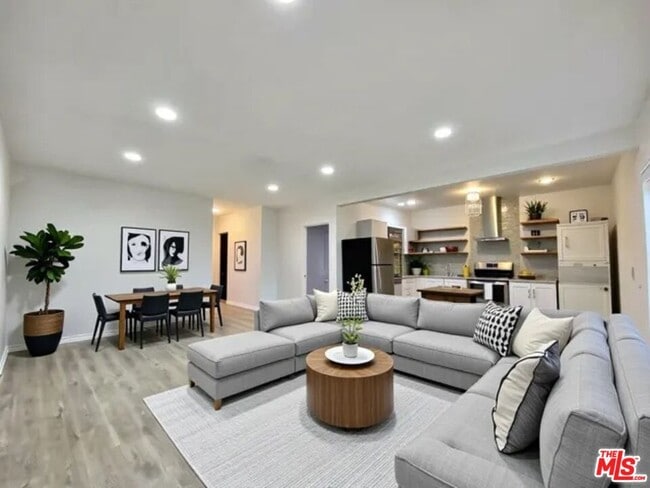 Building Photo - 1217 N Virgil Ave Unit 7B