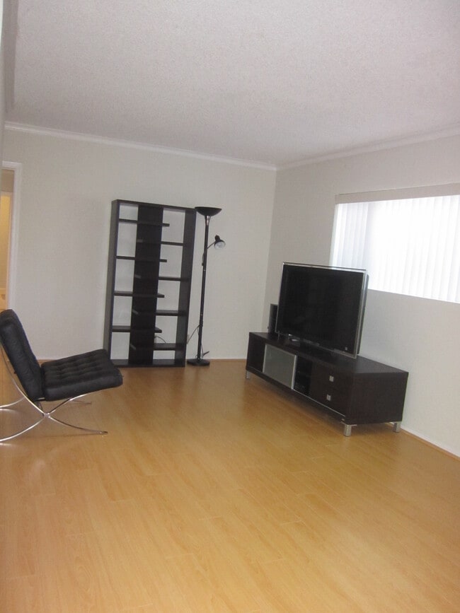 Photo - 11358 Venice Blvd Unit 3