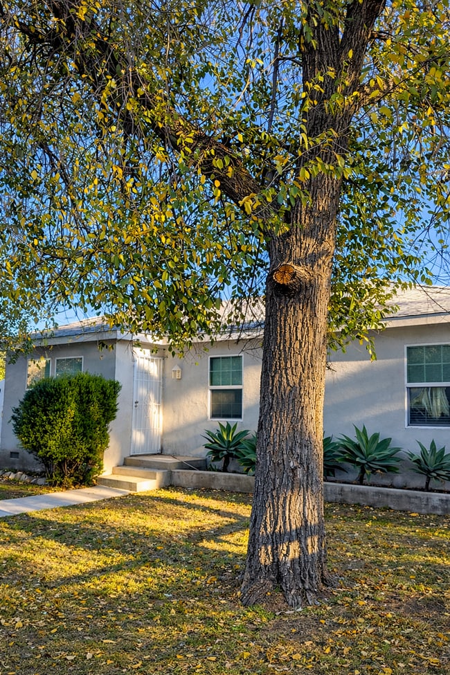 Building Photo - Fully Renovated 3-Bed, 2-Bath Home in Quiet Sylmar Community