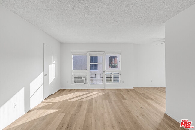 Photo - 122 Croft Ave Unit 5