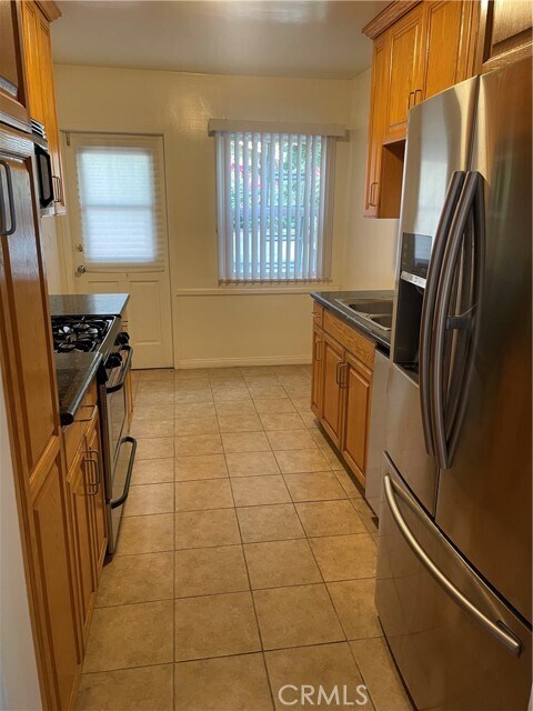 Photo - 5901 Woodman Ave Unit 5901