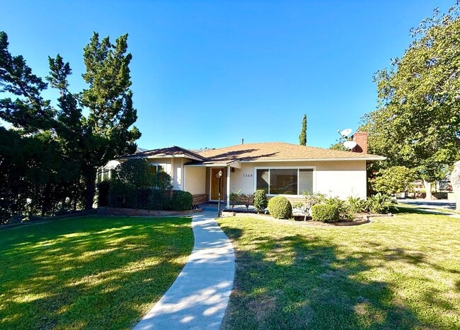 Building Photo - 1369 Norton Ave