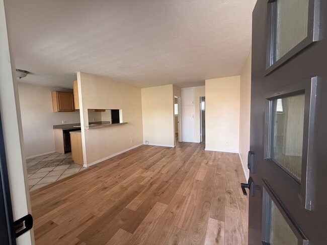 Photo - 1464 Essex St Unit 7