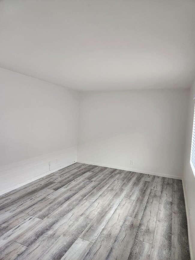 Photo - Gorgeous 1 Bedroom Unit 2