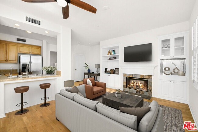 Building Photo - 13080 Pacific Promenade Unit 322 Rental