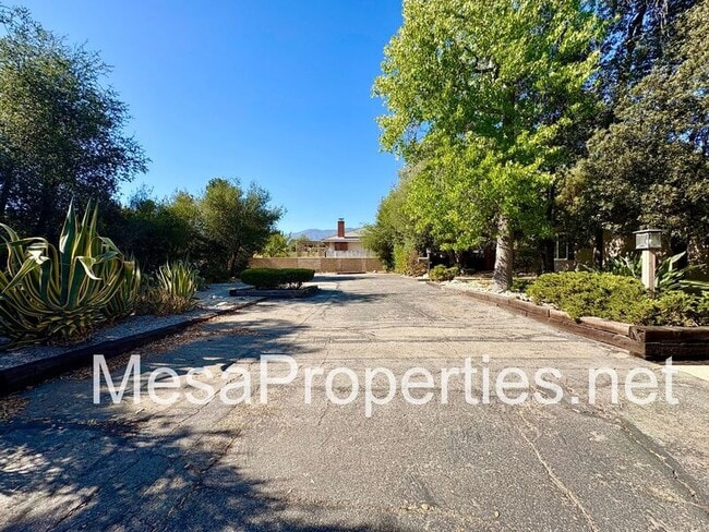Photo - 1480 N Mills Ave