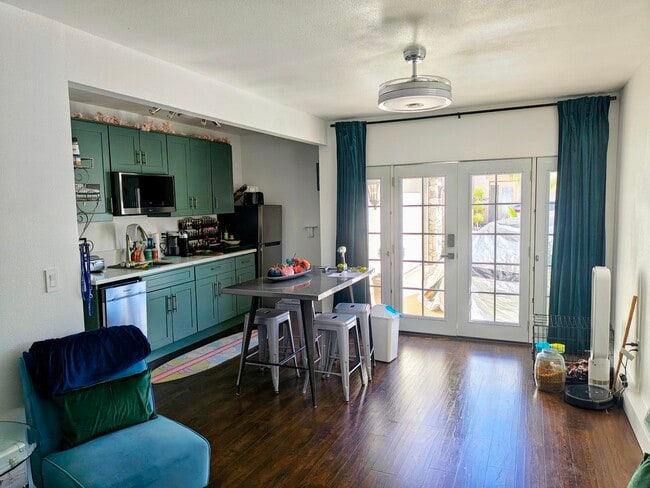 KITCHEN - 32450 Magenta Ct Unit 32450