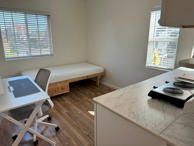 Photo - 3127 Raymond Ave Apartments Unit Studio #4