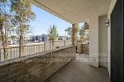 Photo - 661 W 17th St