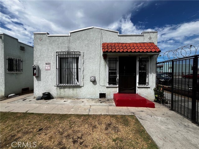 Photo - 6325 S Figueroa St