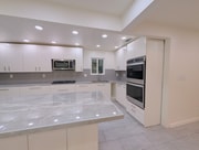 Photo - 18700 Collins St