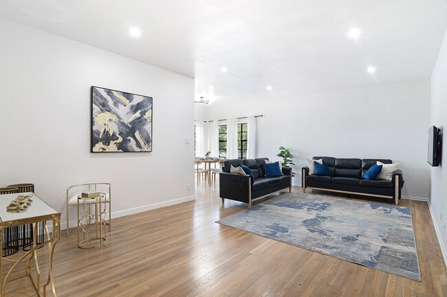 Photo - 344 Rexford Dr