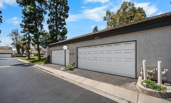 Photo - 16429 Westbrook Ln