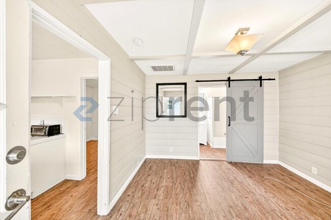 Photo - 1113 N Sparks St