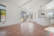 Photo - 77 Willowcrest Ln