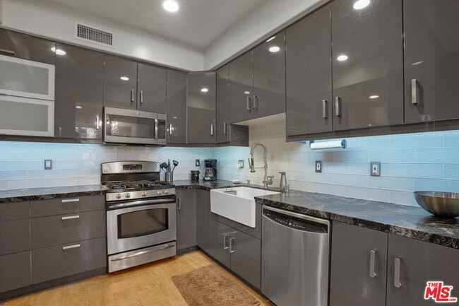 Photo - 16123 Sunset Blvd Unit 202