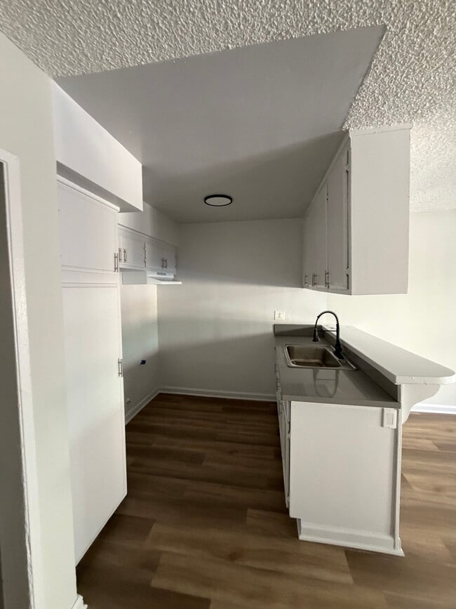 Photo - 1443 W 105th St Unit 5