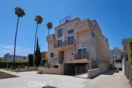 Building Photo - 2585 S Sepulveda Blvd