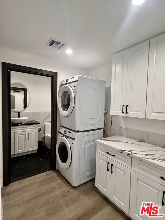 Photo - 8854 Cashio St