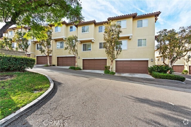 Building Photo - 158 N Brea Blvd Rental