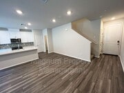 Photo - 40636 Birchfield Dr House