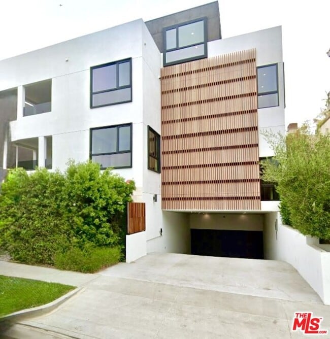 Building Photo - 724 Croft Ave Unit 307 Rental