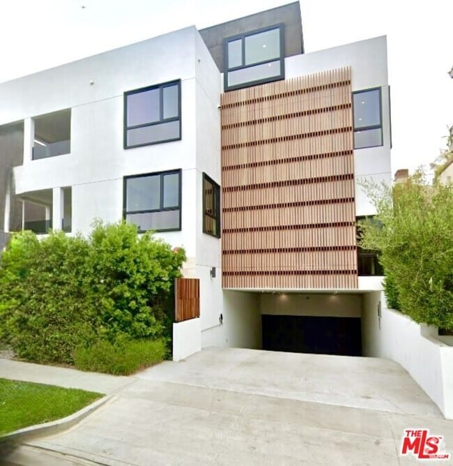 Building Photo - 724 Croft Ave Unit 307 Rental