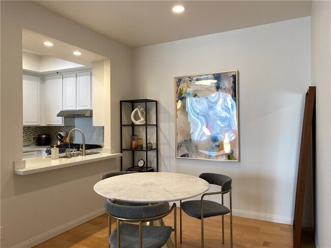 Photo - 533 S St Andrews Pl Unit 319