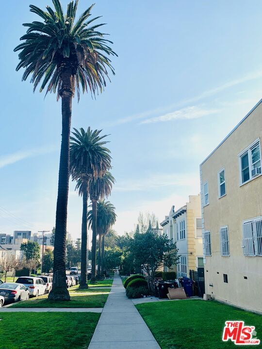 Building Photo - 1833 Normandie Ave Unit 109 Rental