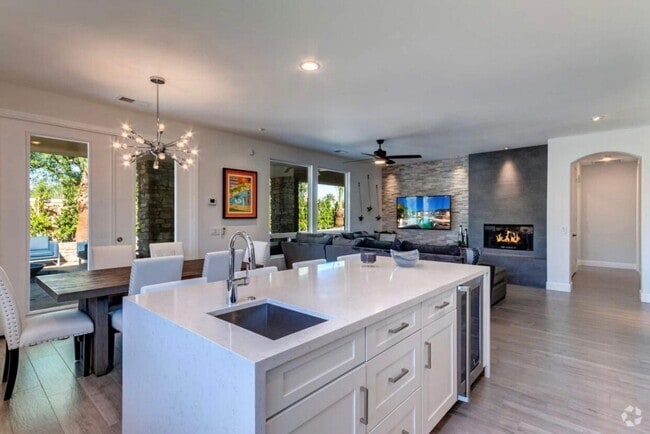 Building Photo - 145 Via Solaro Rental