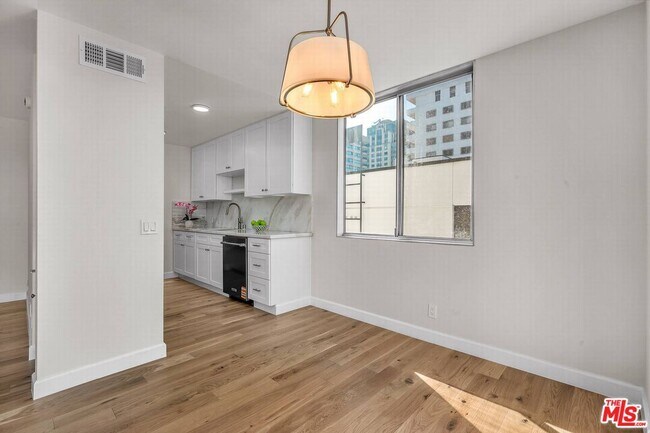 Photo - 10751 Wilshire Blvd Unit #909