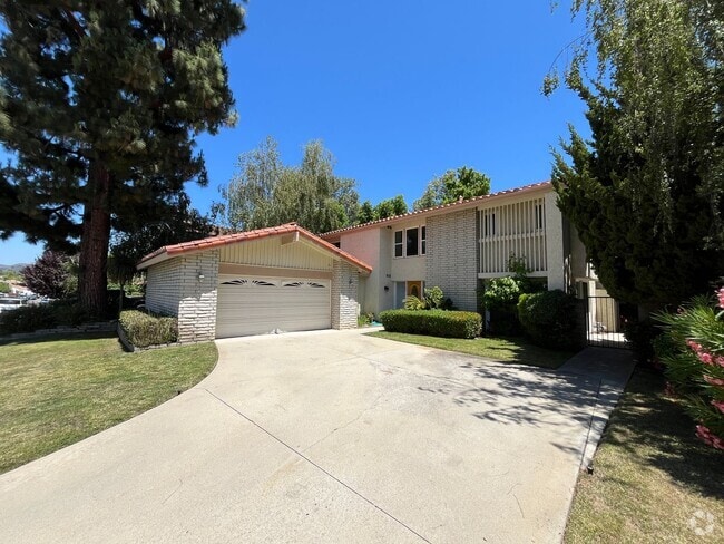 Building Photo - Westlake Village 4+2.5 w/pool, spa, green ... Rental