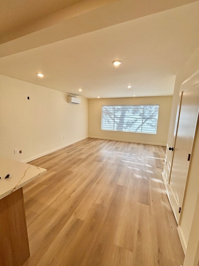 Photo - 2050 Meridian Ave