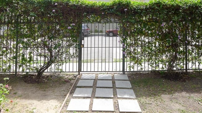 Photo - 229 S Westlake Ave Unit 203