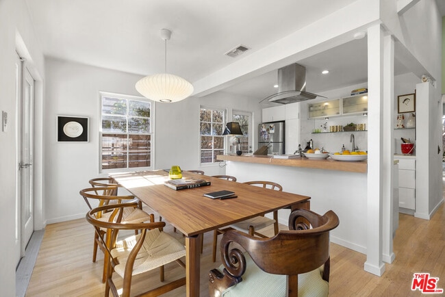 Photo - 3539 Greenwood Ave