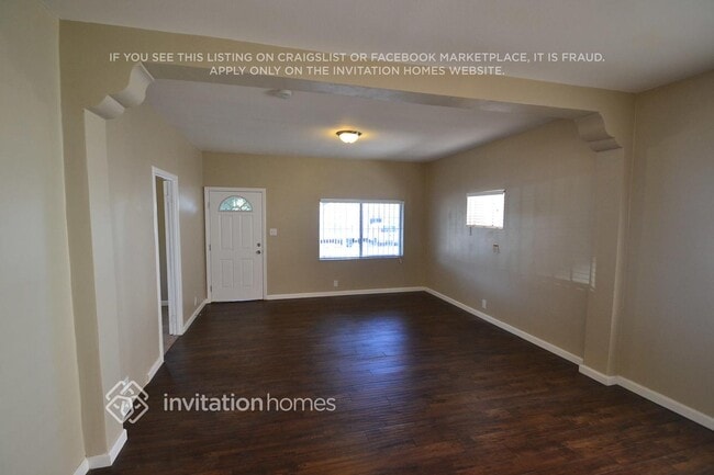 Photo - 1121 56th St