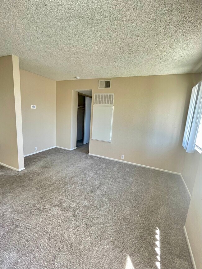 Photo - Crown Point Apartments