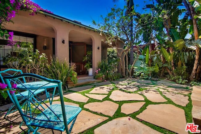 Photo - 1518 N Stanley Ave