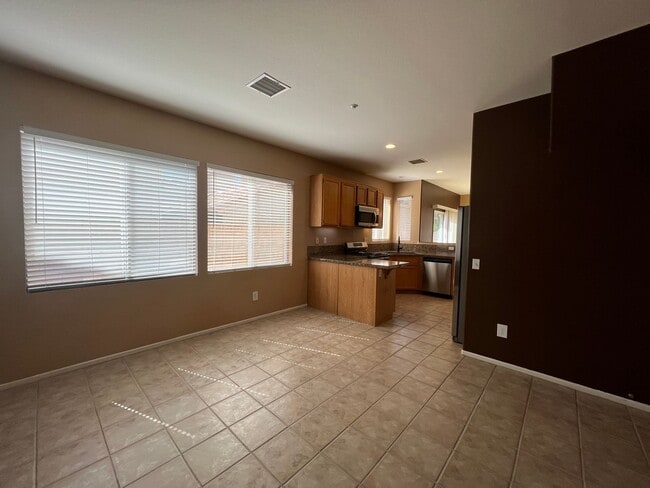 Photo - 3 Bed, 2.5 Bath Townhome in gated Park Lane Community