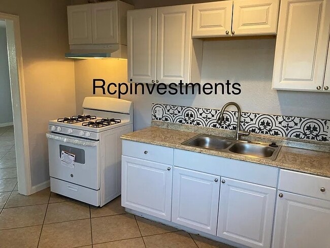 Photo - 43446 6th St E