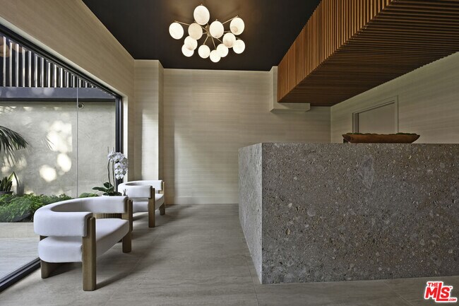 Photo - 350 N Palm Dr Unit 406