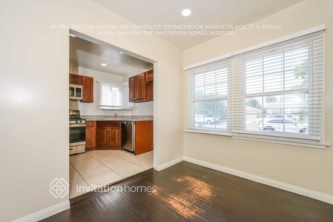 Photo - 2112 N Screenland Dr