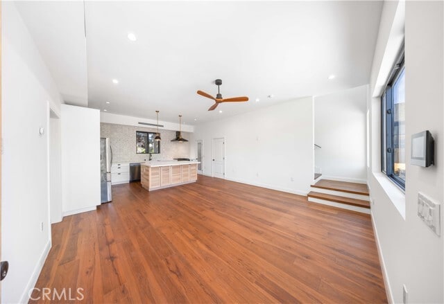 Photo - 7503 Hesperia Ave