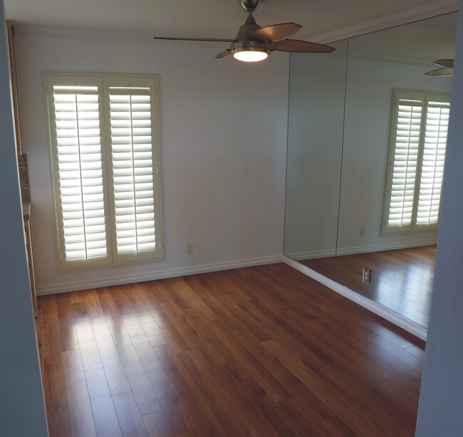 Photo - 9927 Independence Ave