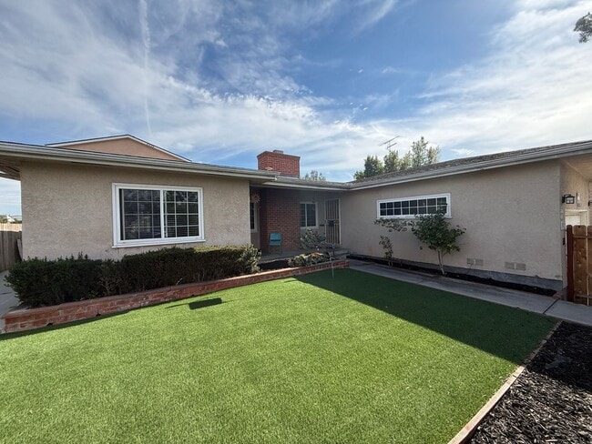 Photo - 5223-5225 E Falls View Dr